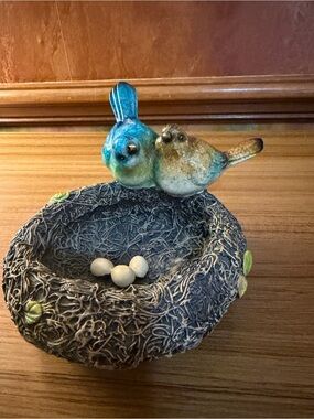 VTG Style Miniature Birds Nest Figurine – Resin & Porcelain Faux Nest Catchall